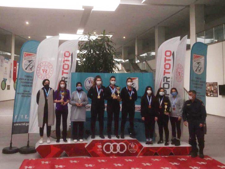 ETÜ’lü öğrenciler Türkiye 2.si oldu G1