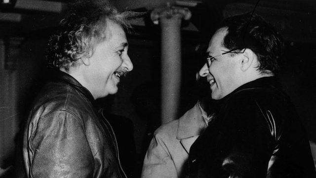 Albert Einstein ve oğlu Hans Albert, New York, 1937 - ikisi de kariyerine ABD'de devam etti