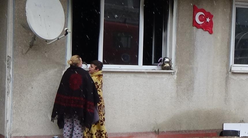 Soba evi küle çevirdi! Anne ve 3 çocuğu dehşeti yaşadı