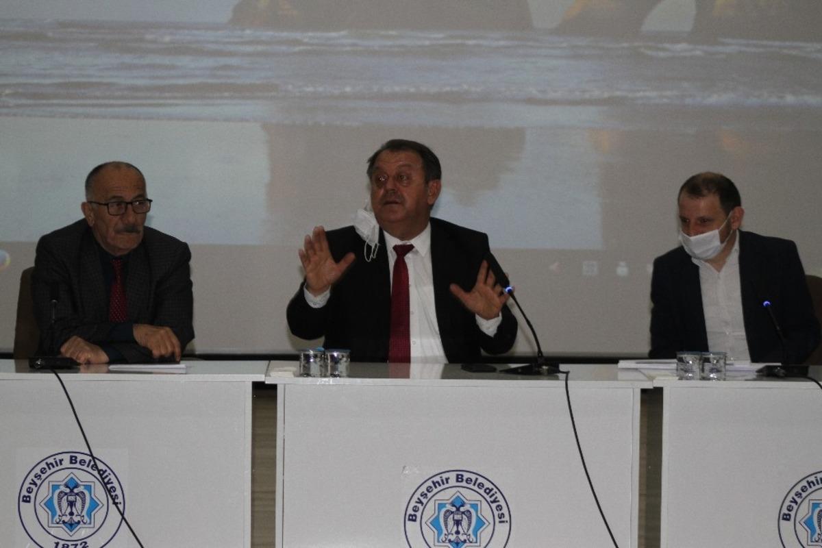 Kaymakam &Ouml;zdemir&rsquo;den muhtarlara uyarı: &ldquo;Kurallara uymayanları ihbar etmekle m&uuml;kellefsiniz&rdquo;