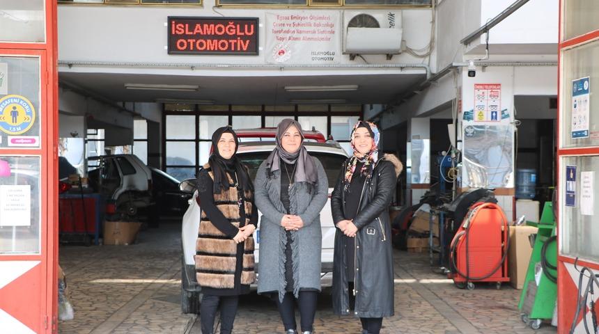 Babaları rahatsızlanınca 3 kız kardeş otomobil tamir servisinin başına geçti