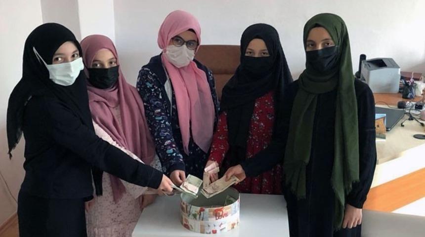 İyilikleri kumbaralarından &ccedil;ıktı