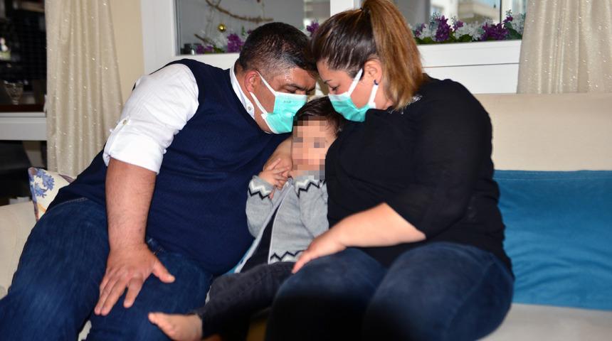 Evlat edinen çift biyolojik baba ortaya çıkınca yıkıldı