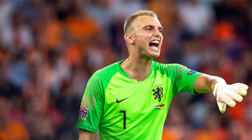 Hollanda'da Cillessen sakatlandı, Tim Krul ilk 11'de başladı