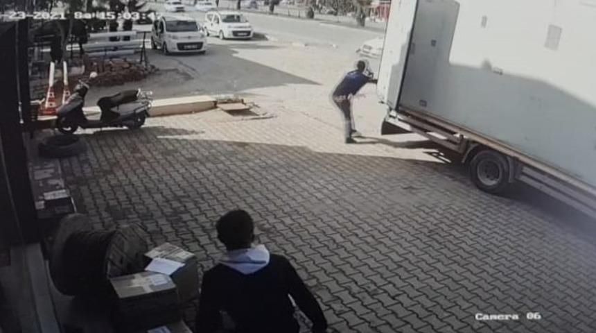 Muğla'da feci kaza! Bir anlık refleksle ölümden döndü