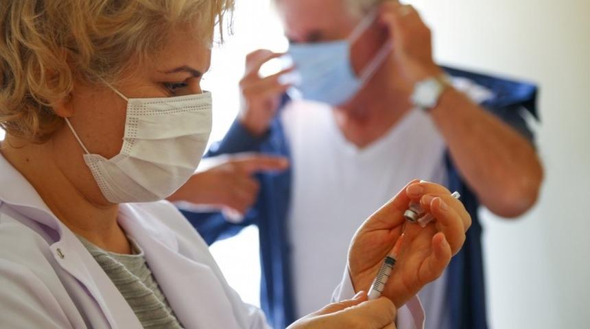 Sağlık Bakanı Koca, 1,4 milyon doz BioNTech aşısının T&uuml;rkiye&rsquo;ye ulaştığını a&ccedil;ıkladı