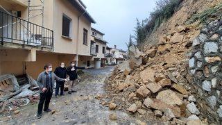 Karamürsel'de 24 villanın olduğu bölgede heyelan meydana geldi