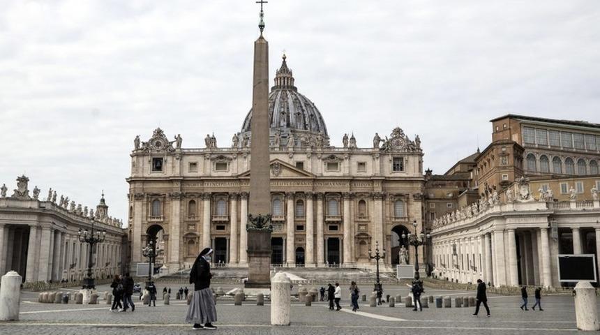 B&uuml;t&ccedil;e a&ccedil;ığı veren Vatikan, dini personel maaşlarında kesintiye gidiyor
