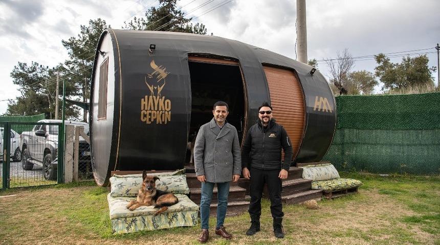 Başkan &Ouml;mer G&uuml;nel rock m&uuml;zik yıldızı Hayko Cepkin&rsquo;le buluştu