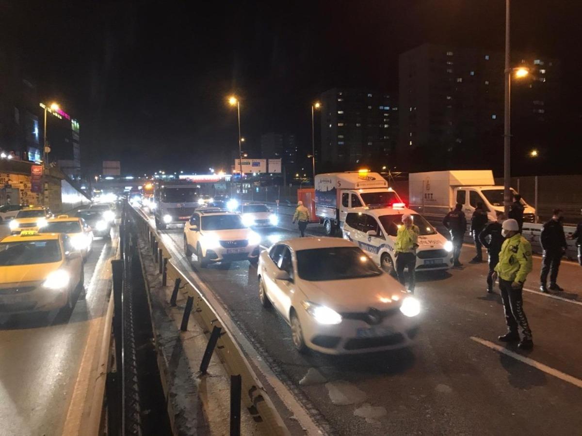 E-5&rsquo;te meydana gelen kazada ortalık savaş alanına d&ouml;nd&uuml;: 5 kişi yaralandı