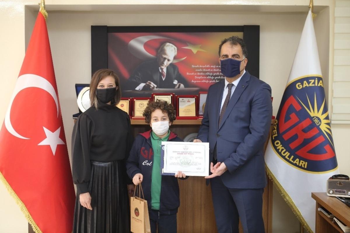 GKV &Ouml;zel Okulları&rsquo;nda başarılı &ouml;ğrencilere &ouml;d&uuml;l