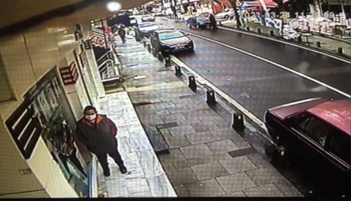 (&Ouml;zel) &Uuml;mraniye&rsquo;de dehşet anları: Kaput &uuml;st&uuml;nde metrelerce s&uuml;r&uuml;klendi