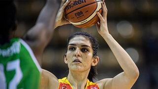 Ribaund kraliçesi Esra Ural Topuz kaptan oldu