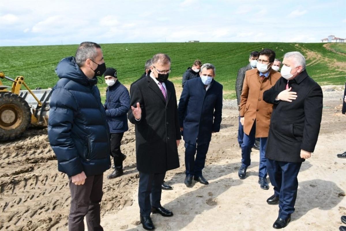 Vali Yıldırım okul inşaatlarını inceledi