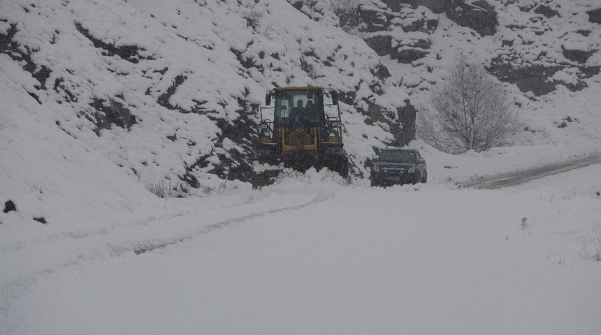 Muş’ta 22 köy yolu ulaşıma kapandı