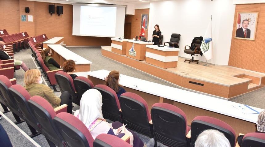 Belediye personeline aile içi iletişim eğitimi