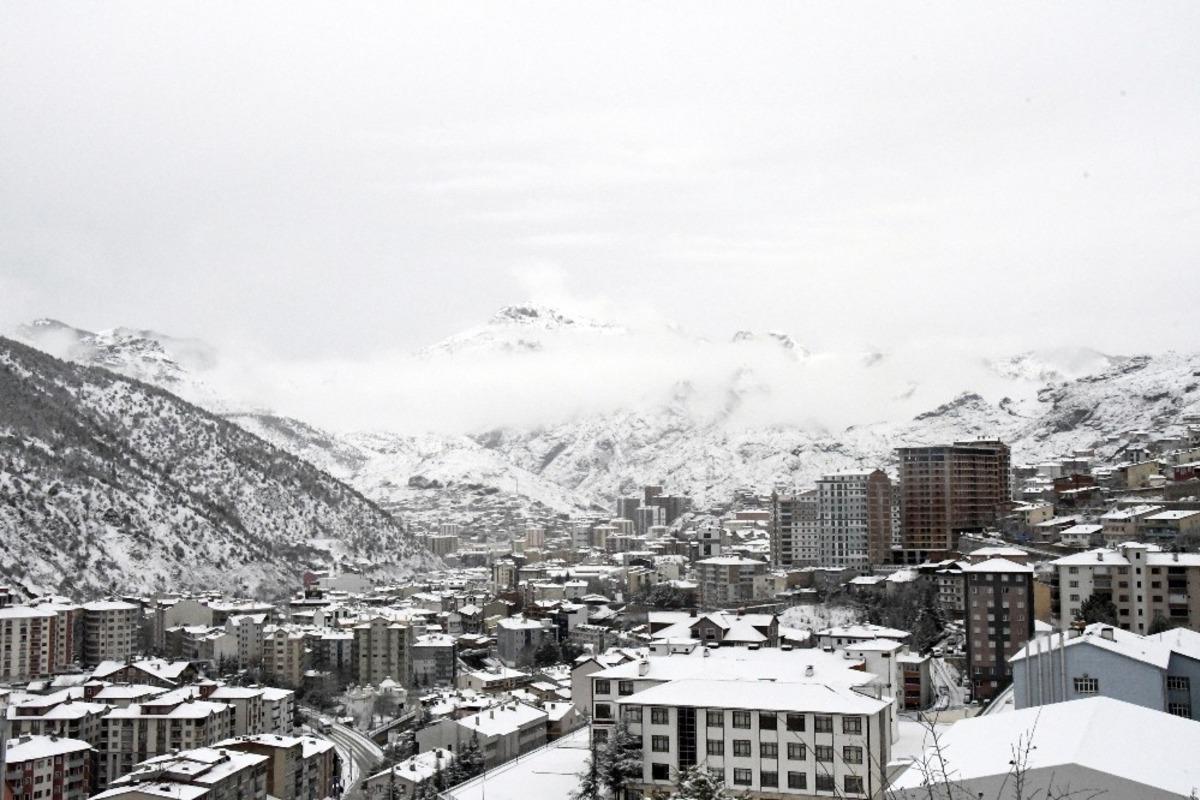 G&uuml;m&uuml;şhane&rsquo;de Mart kapıdan baktırdı