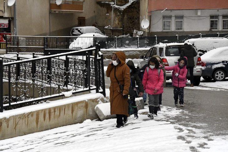 Gümüşhane’de Mart kapıdan baktırdı G5