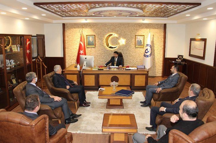 Türk Veteriner Hekimleri Birliği Rektör Aldemir ile görüştü G3