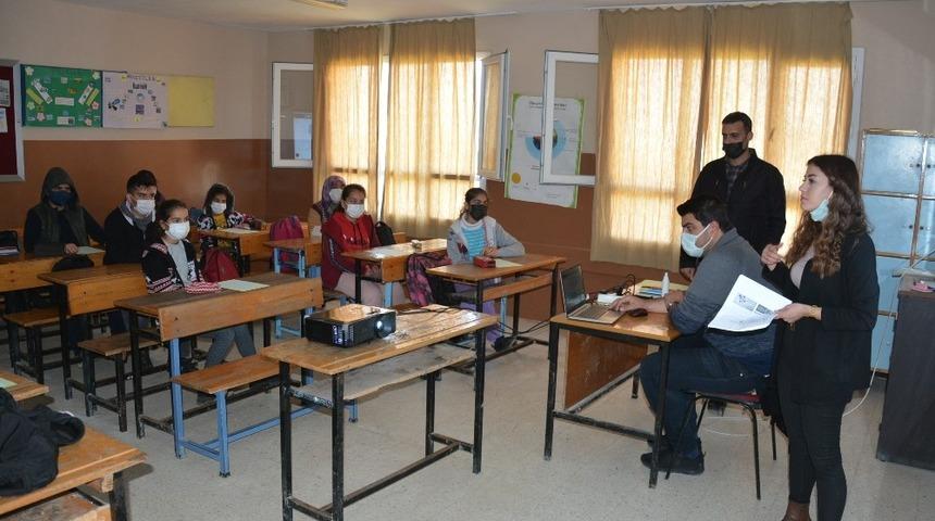 Mersin&rsquo;de LGS&rsquo;ye girecek &ouml;ğrencilere rehberlik desteği