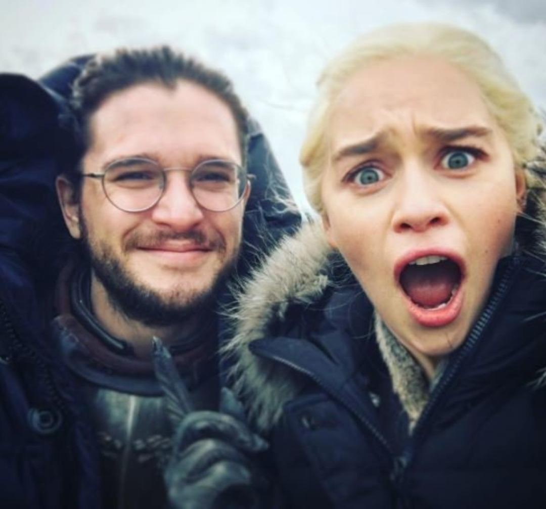 Daenerys Targaryen yeni imajını paylaştı! 