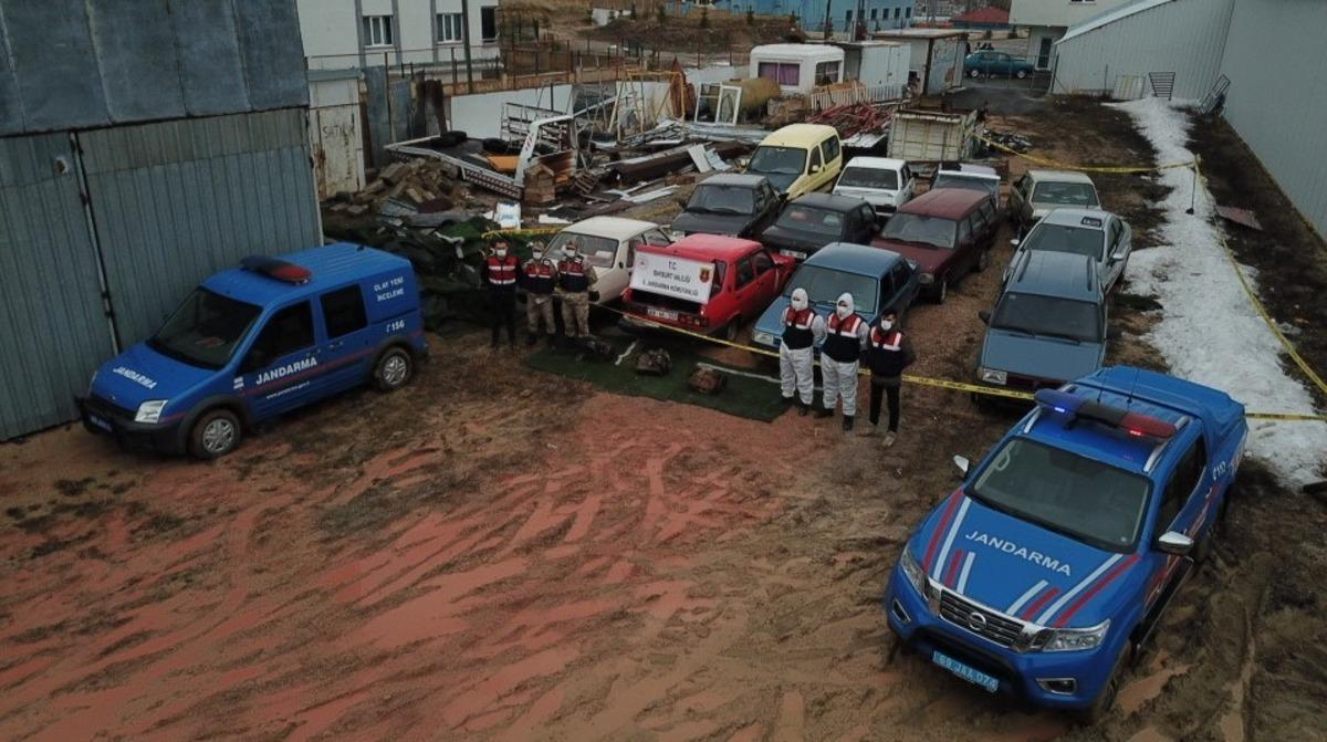 Bayburt&rsquo;ta jandarmadan &rsquo;change oto&rsquo; operasyonu: 22 g&ouml;zaltı