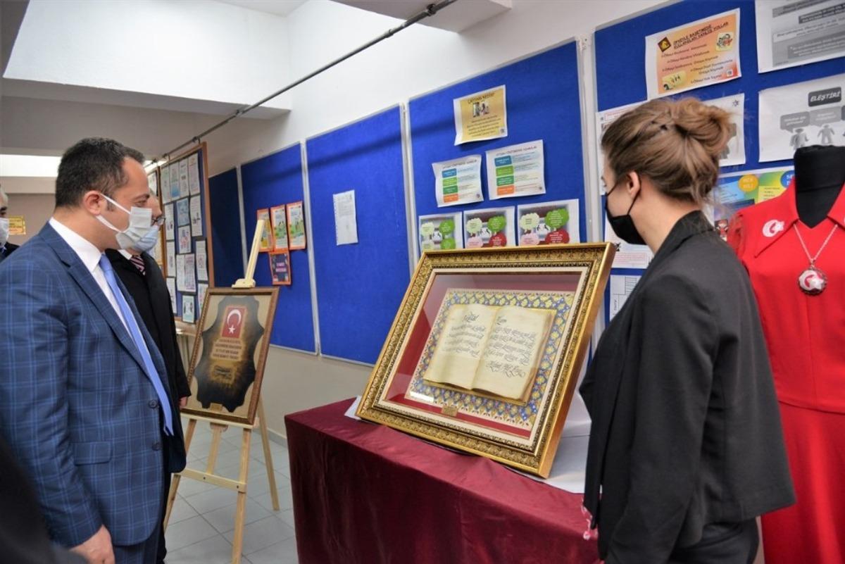 &rsquo;Mehmet Akif Ersoy&rsquo; sergisi g&ouml;z kamaştırdı