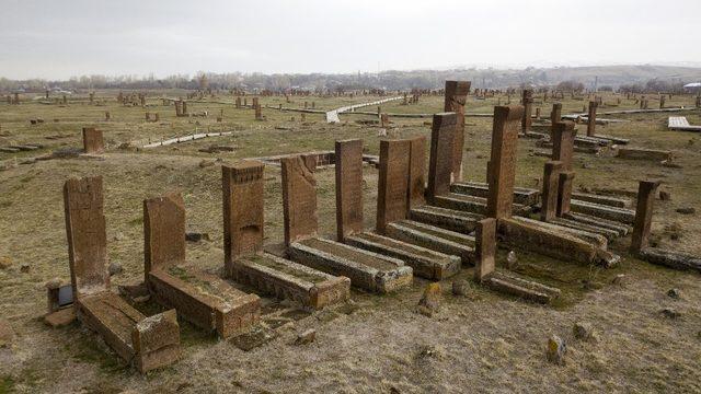 Tarihi mezar taşları yurt dışında tanıtılacak