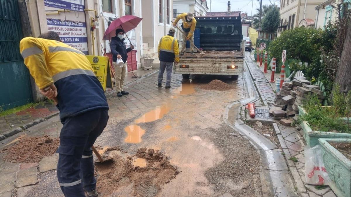 Buca&rsquo;da bozulan yollarda tadilat &ccedil;alışmaları