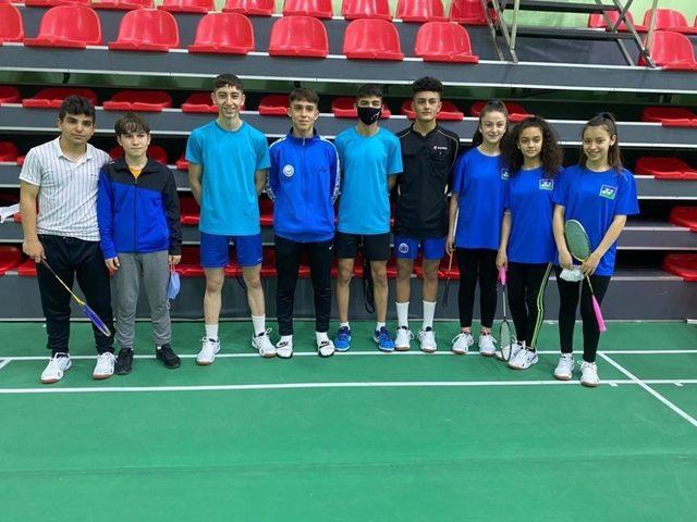 Kayseri’den 9 Badminton sporcusu milli takım seçmesine gitti