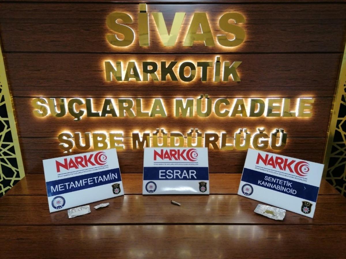 Uyuşturucu su&ccedil;laması ile 19 kişiye işlem yapıldı, 22 bin TL para cezası kesildi