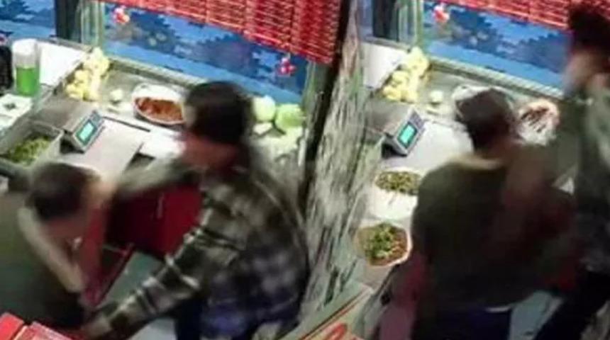 Çiğ köfte 'acılı' diyerek çalışanı darp etmişti! İstenen ceza belli oldu