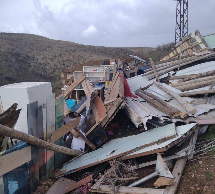 Bingöl’de fırtına arıcı kulübelerine zarar verdi G2