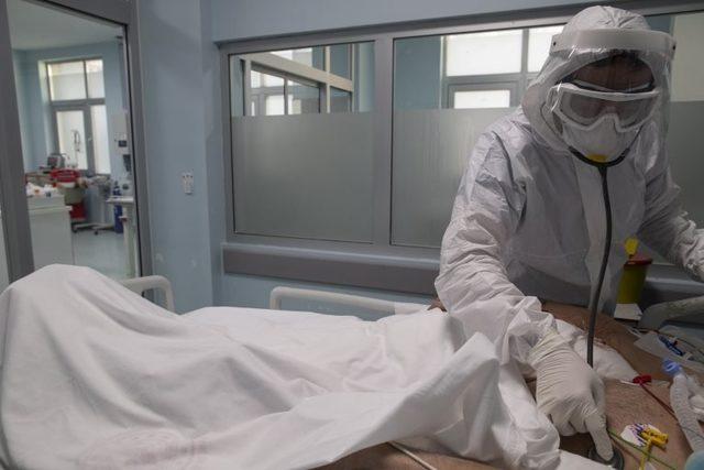 Covid: T&uuml;rkiye koronavir&uuml;s salgınında yeni bir dalgayla mı karşı karşıya? 1