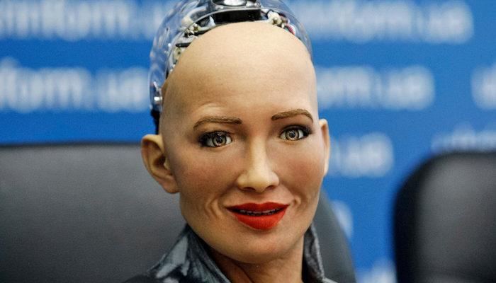 Robot Sophia’nın NFT eseri 688 bin 888 dolara satıldı