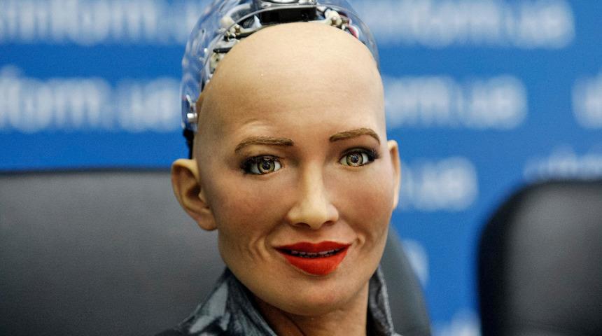 Robot Sophia’nın NFT eseri 688 bin 888 dolara satıldı
