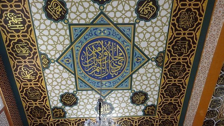 Konyalı nakkaş Ahmet Yesevi Camisini nakşediyor G2