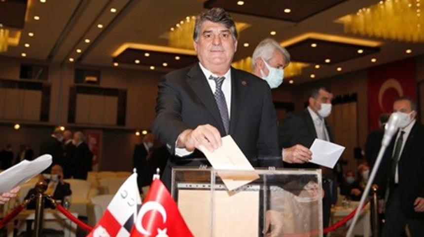 TJK'da Serdal Adalı yeniden başkan