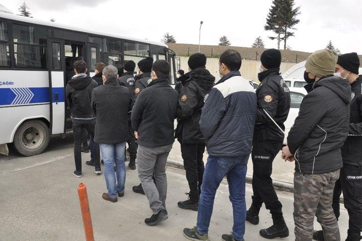 FETÖ şüphelisi 11 kişi adliyeye sevk edildi G3