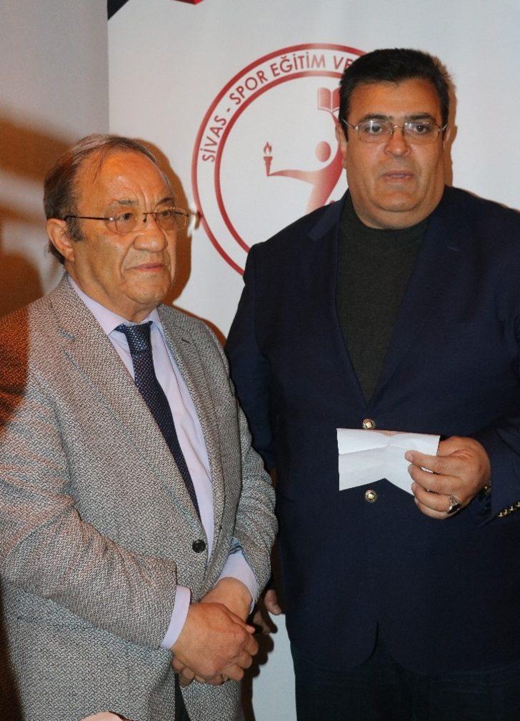 Vakıftan o kulübe 10 bin Lira destek G4