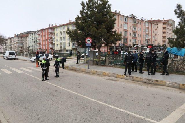 Husumetlisini sokak ortasında t&uuml;fekle vurdu 1