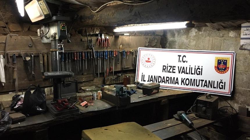 Rize&rsquo;de ka&ccedil;ak silah operasyonu