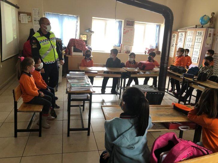 Öğrencilere trafik eğitimi verildi G3