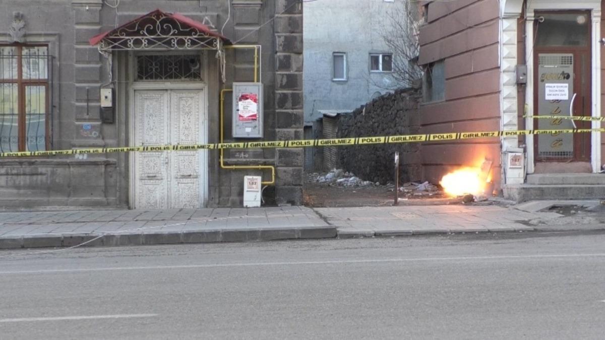 Kars&rsquo;ta ş&uuml;pheli &ccedil;anta f&uuml;nye ile patlatıldı