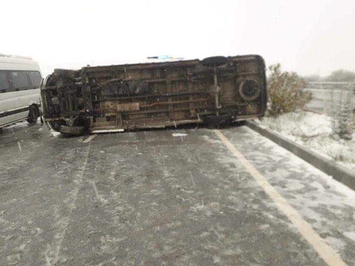 Diyaliz hastalarını taşıyan minibüs devrildi: 4 kişi yaralandı G4