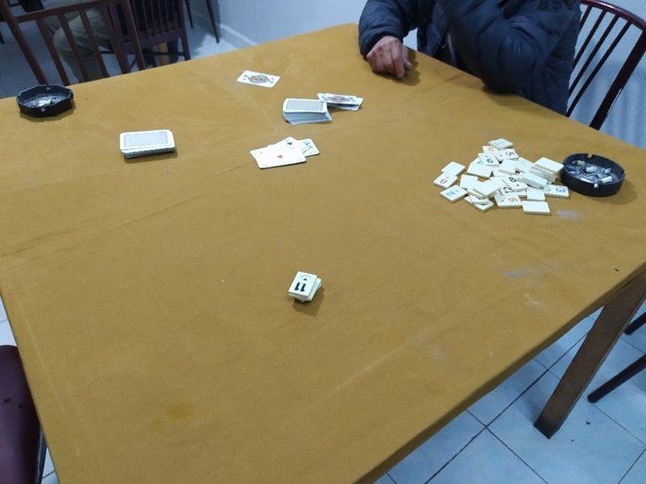 Adana’da kahvehaneye polis baskını: 8 kişiye kısıtlamayı ihlalden para cezası G2