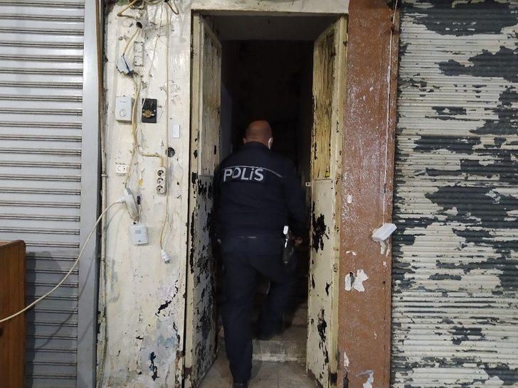 Adana’da kahvehaneye polis baskını: 8 kişiye kısıtlamayı ihlalden para cezası G3