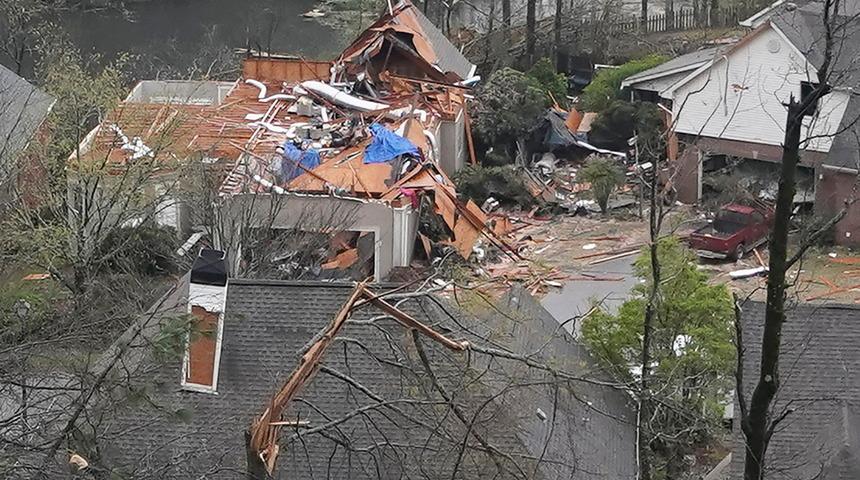 ABD'nin Alabama eyaletini hortum vurdu: 5 kişi hayatını kaybetti