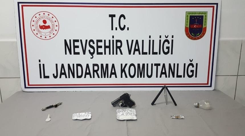 G&uuml;lşehir&rsquo;de uyuşturucudan 4 kişi yakalandı