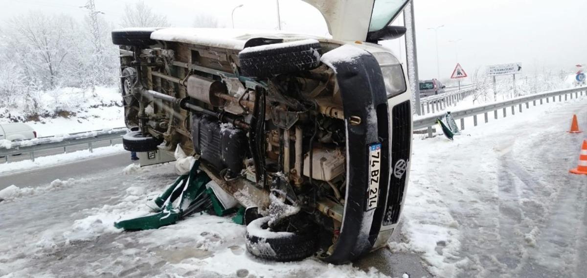 İş&ccedil;i servisi devrildi: 11 yaralı